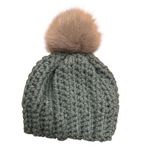 Cozy Knit Women’s Beanie with Pom Pom -